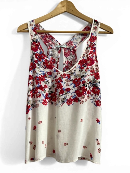 Kimchi Blue Tops - Kimchi Blue Floral V-Back Tank Top - Red & Blue on Cream